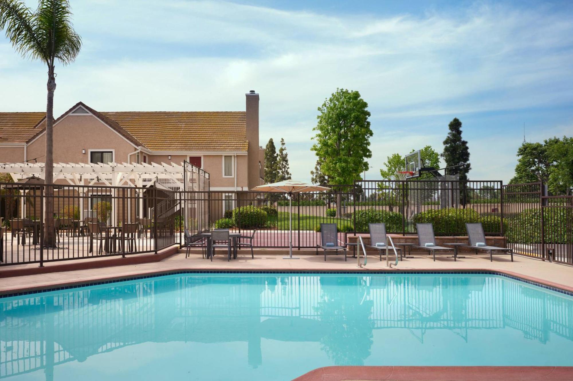Residence Inn Costa Mesa Newport Beach Ngoại thất bức ảnh
